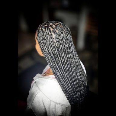 Smedium Knotless Braids $160